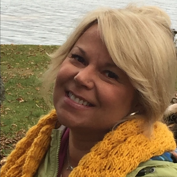 Meet your Posher, Mia - Picture 2 of 2